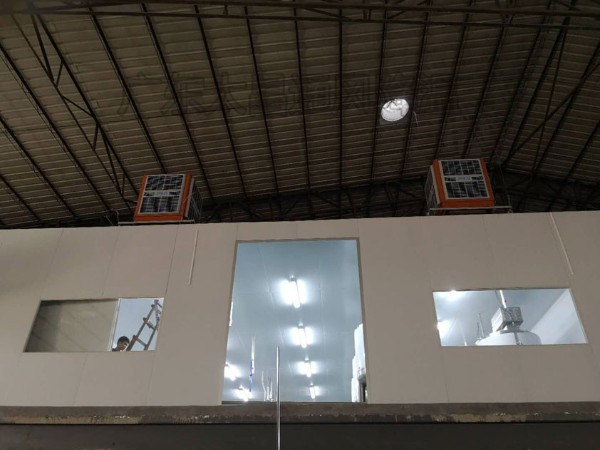 廠房降溫設(shè)備環(huán)?？照{(diào)的工作原理